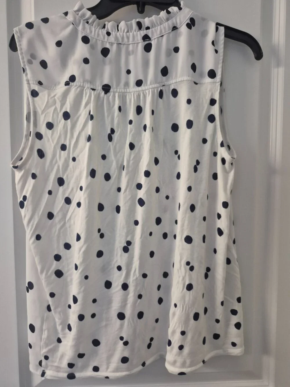 LOFT Dotted Split Neck Shell - Picture 4 of 4